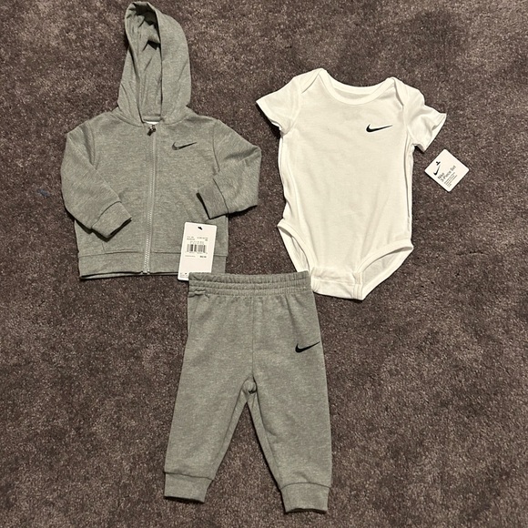 NWT!❤️Baby Boy Nike 3-piece Outfit - 6m - Picture 2 of 7